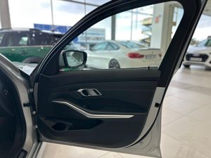 BMW Serie 3 BMW Serie 3 318d Touring  - Foto 34