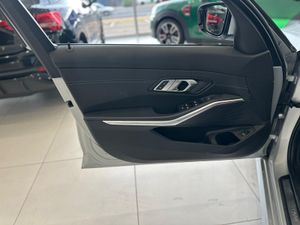 BMW Serie 3 BMW Serie 3 318d Touring  - Foto 37