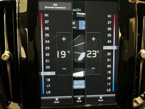 Volvo XC60 2.0 B4 D AWD R-Design Auto  - Foto 28