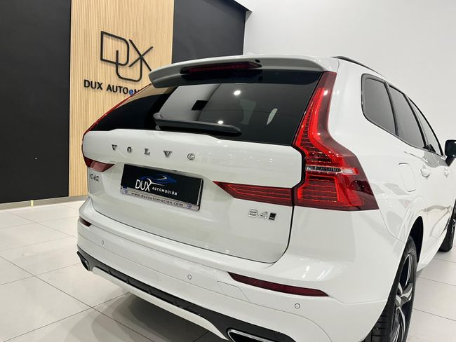 Volvo XC60 2.0 B4 D AWD R-Design Auto  - Foto 9