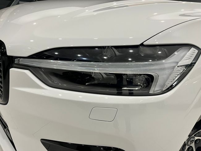 Volvo XC60 2.0 B4 D AWD R-Design Auto  - Foto 13