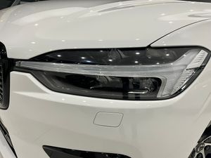 Volvo XC60 2.0 B4 D AWD R-Design Auto  - Foto 13