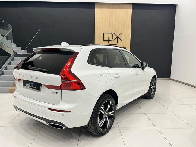 Volvo XC60 2.0 B4 D AWD R-Design Auto  - Foto 8
