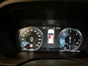 Volvo XC60 2.0 B4 D AWD R-Design Auto  - Foto 25