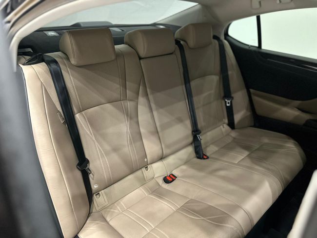Lexus ES 2.5i ES 300h Executive Line  - Foto 31