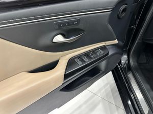 Lexus ES 2.5i ES 300h Executive Line  - Foto 36