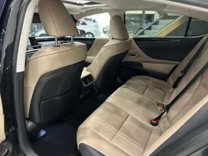 Lexus ES 2.5i ES 300h Executive Line  - Foto 34