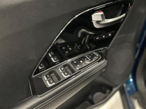 Kia Niro 1.6 GDi HEV 104kW (141CV) Emotion  - Foto 30