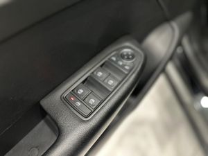 Renault Arkana 1.3 TCE MHEV 140 CORPORATE EDITION EDC  - Foto 32