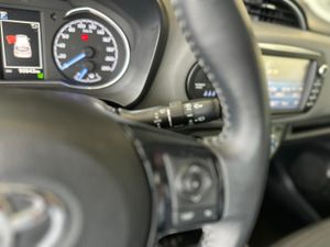 Toyota Yaris 1.5 HYBRID ACTIVE 100CV  - Foto 17