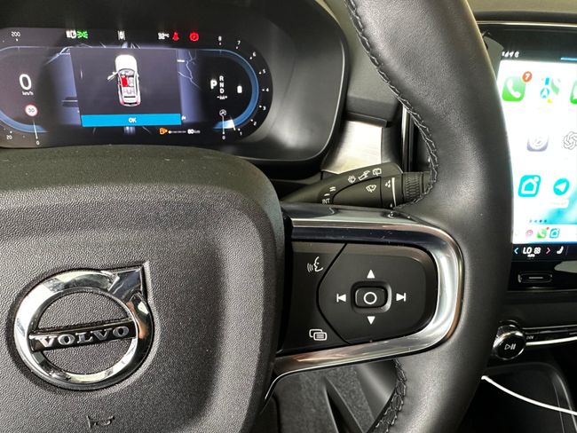 Volvo XC40 XC40 Plus B3 Dark Auto  - Foto 17