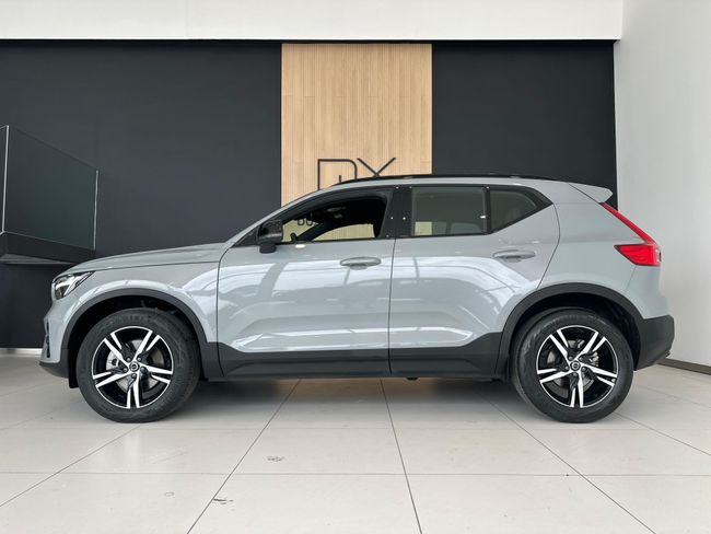 Volvo XC40 XC40 Plus B3 Dark Auto  - Foto 5