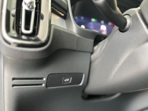 Volvo XC40 XC40 Plus B3 Dark Auto  - Foto 26