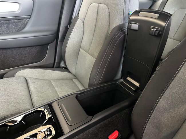 Volvo XC40 XC40 Plus B3 Dark Auto  - Foto 28