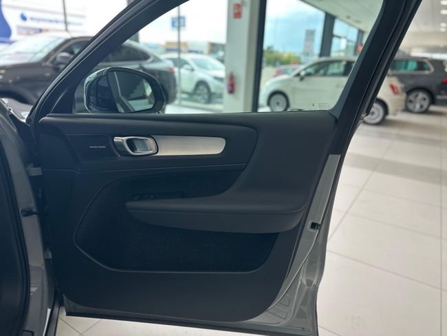 Volvo XC40 XC40 Plus B3 Dark Auto  - Foto 34
