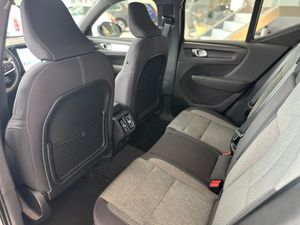 Volvo XC40 XC40 Plus B3 Dark Auto  - Foto 32