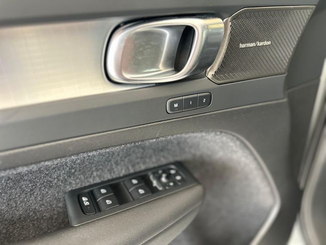Volvo XC40 XC40 Plus B3 Dark Auto  - Foto 24