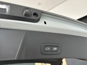 Volvo XC40 XC40 Plus B3 Dark Auto  - Foto 11