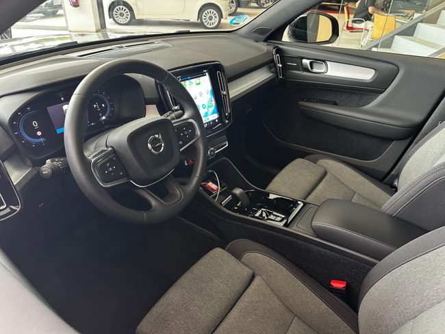 Volvo XC40 XC40 Plus B3 Dark Auto  - Foto 22