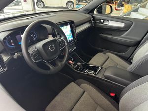 Volvo XC40 XC40 Plus B3 Dark Auto  - Foto 22