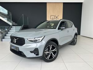 Volvo XC40 XC40 Plus B3 Dark Auto  - Foto 2