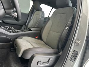 Volvo XC40 XC40 Plus B3 Dark Auto  - Foto 25