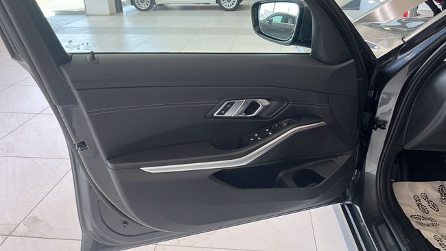 BMW Serie 3 320d Berlina MILD HIBRID  - Foto 32