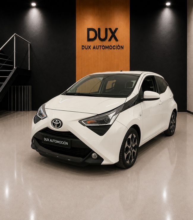Toyota Aygo 5p 70 x-play Connect  - Foto 1