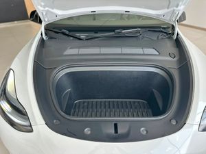 Tesla Model Y Gran autonomía Tracción integral  - Foto 9