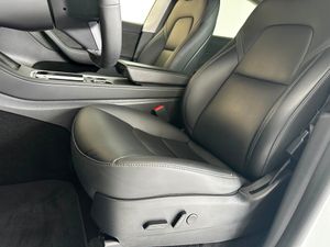 Tesla Model Y Gran autonomía Tracción integral  - Foto 20