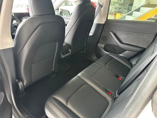 Tesla Model Y Gran autonomía Tracción integral  - Foto 21
