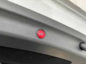 Tesla Model Y Gran autonomía Tracción integral  - Foto 11