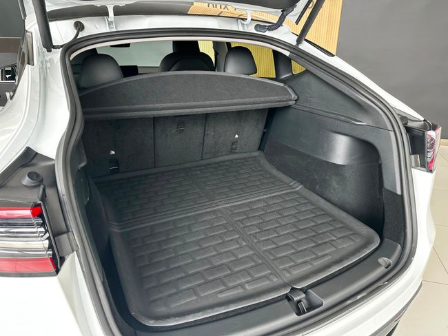 Tesla Model Y Gran autonomía Tracción integral  - Foto 12