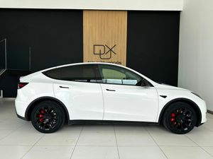 Tesla Model Y Gran autonomía Tracción integral  - Foto 6