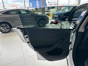 Tesla Model Y Gran autonomía Tracción integral  - Foto 29