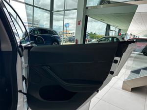 Tesla Model Y Gran autonomía Tracción integral  - Foto 28
