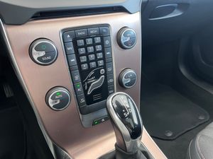 Volvo Cross Country VOLVO V40 CR 5p Berline D3 150CV Geartronic  - Foto 19