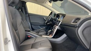 Volvo Cross Country VOLVO V40 CR 5p Berline D3 150CV Geartronic  - Foto 25