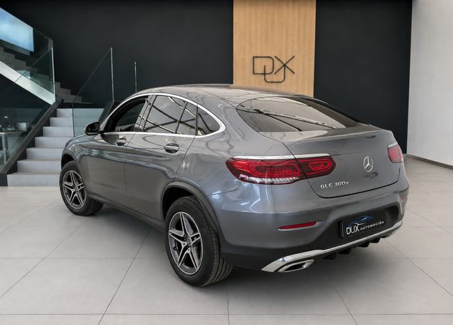 Mercedes GLC Coupé 2.0 300 E AMG LINE 4MATIC 320CV  - Foto 3