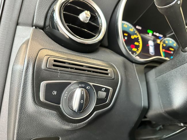 Mercedes GLC Coupé 2.0 300 E AMG LINE 4MATIC 320CV  - Foto 28