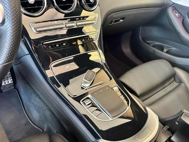 Mercedes GLC Coupé 2.0 300 E AMG LINE 4MATIC 320CV  - Foto 22