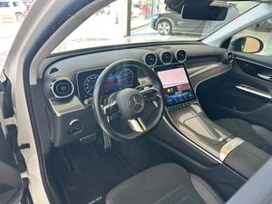 Mercedes GLC 220D 4 MATIC 220CV AMG LINE AT9  - Foto 24