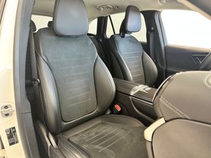Mercedes GLC 220D 4 MATIC 220CV AMG LINE AT9  - Foto 27