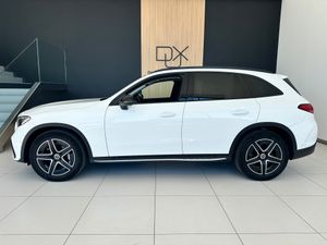 Mercedes GLC 220D 4 MATIC 220CV AMG LINE AT9  - Foto 4