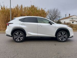 Lexus NX 300H   - Foto 7