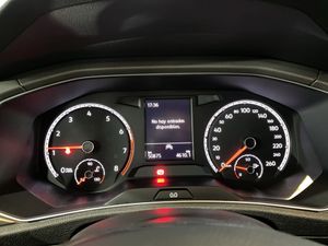 Volkswagen T-Roc R-Line 1.5 TSI 110kW (150CV) - Foto 19
