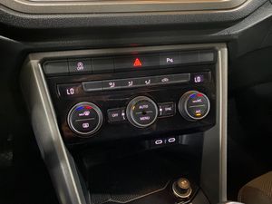 Volkswagen T-Roc R-Line 1.5 TSI 110kW (150CV) - Foto 9