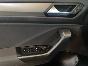 Volkswagen T-Roc R-Line 1.5 TSI 110kW (150CV) - Foto 23