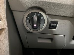 Volkswagen Caravelle kombi 9 plazas  - Foto 9