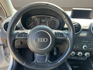 Audi A1 1.6 TDI ultra Attraction  - Foto 12